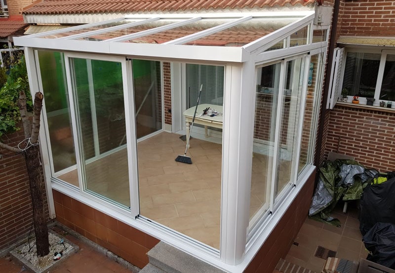 cerramiento del patio de un chalet