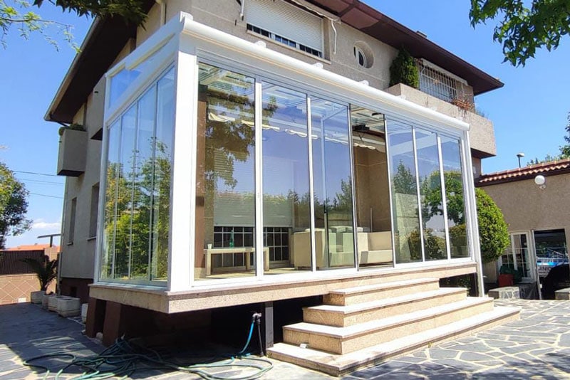 Cerramiento de cristal plegable