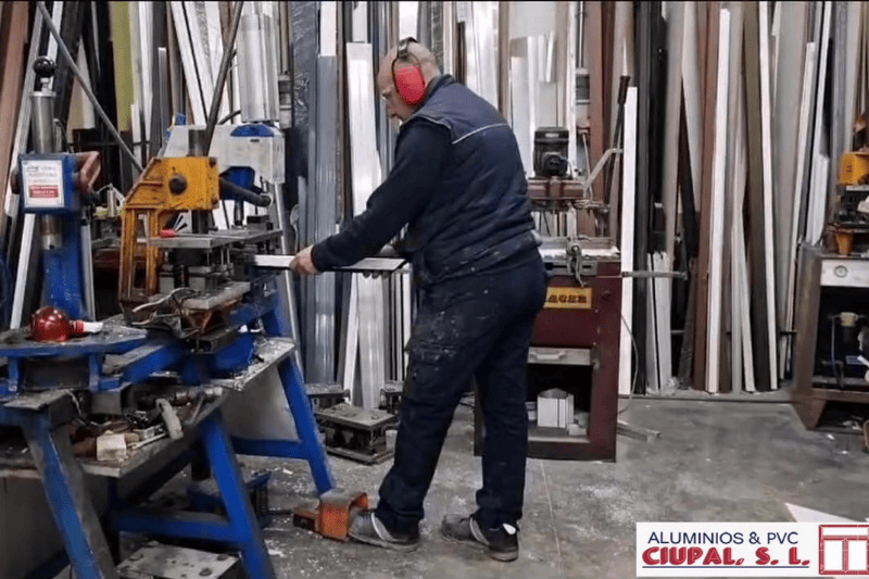 fabricante de ventanas de PVC y aluminio