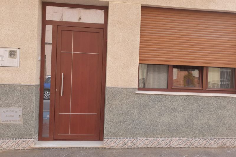 puertas de entrada de aluminio